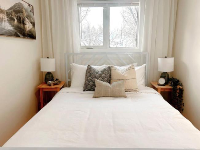 Modern 3br Near Airport & Dt * Calgary